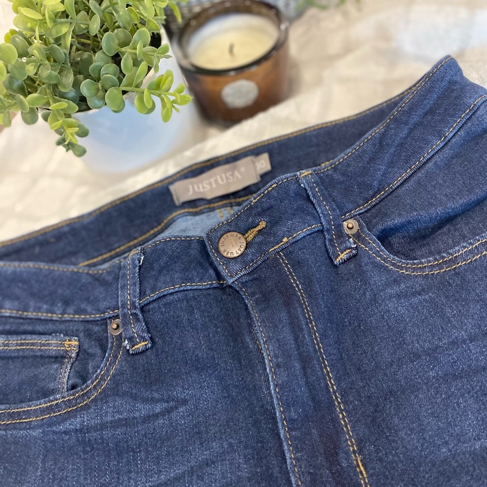 Just USA High Rise Blue Jeans with Classic Denim Appeal